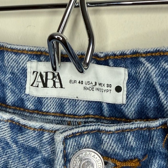 ZARA 90s Mom Fit 100% Cotton Light Wash Jeans - Picture 4 of 9
